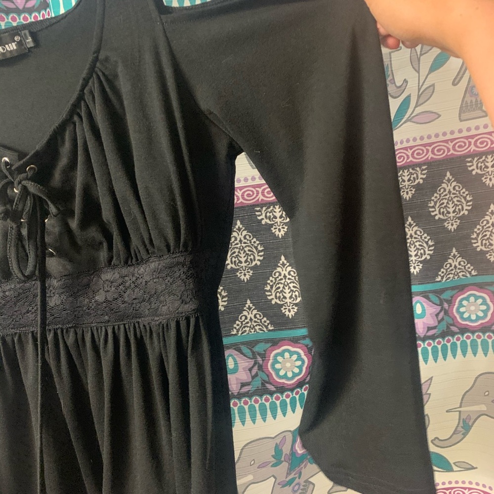 Black top - Picture 2 of 3